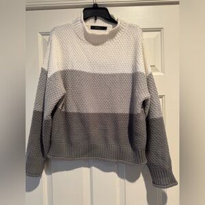 Zesica Zebra Crewneck Sweater in White and Gray - Soft Ombre Knit size large